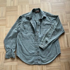 Women’s Roper shirt size small